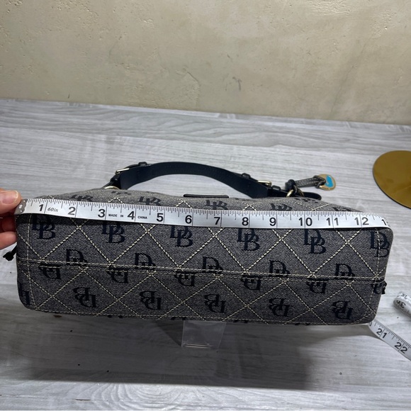 Dooney & Bourke Black Leather Trim Gray Canvas Signature Logo DB Shoulder Bag - Picture 10 of 17